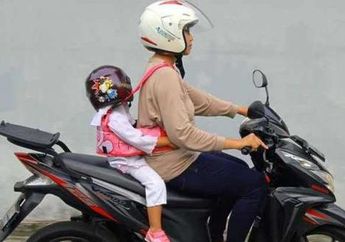 Inilah Beberapa Tips Aman Membonceng Anak Ketika Naik Motor, Ibu-Ibu Millenial Wajib Tahu