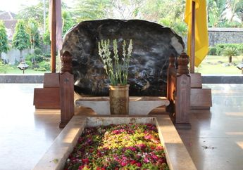 Di Atap Cungkup Makam Bung Karno Ada Ukiran Sirip Ikan Bersusun Tiga, Ternyata Ada Makna Mendalam Berikut Ini...