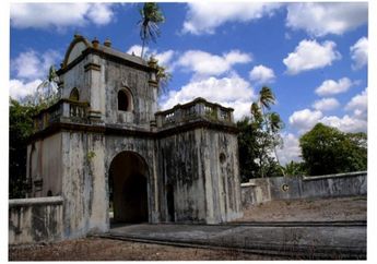 Sebagian besar benteng sejarah di Indonesia rusak