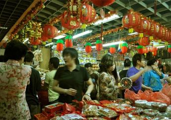 Pasar Atom jelang Imlek