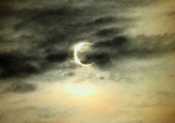 Gerhana Matahari Cincin di Samudra Pasifik, Indonesia Gerhana Matahari Parsial
