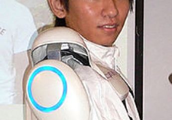 Robot Jepang Bantu Penderita Lumpuh Berpetualang