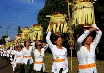Warga Hindu Bali Sambut Hari Raya Galungan