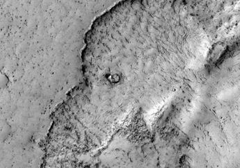 Aliran Lahar di Mars Bentuk Ilusi Gajah