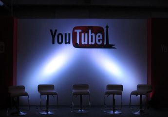 Logo Youtube dengan Wayang dan Tugu Monas