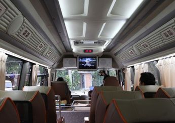 Pelesir Naik Bus Mini