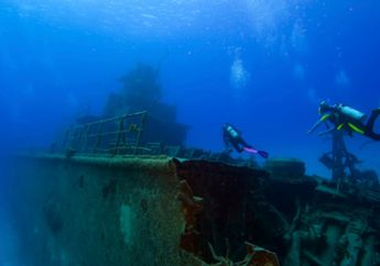 Belum Terjamah, Wisata Bangkai Kapal di Nusantara