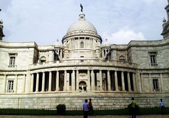 Mengunjungi Victoria Memorial Hall di Kolkata