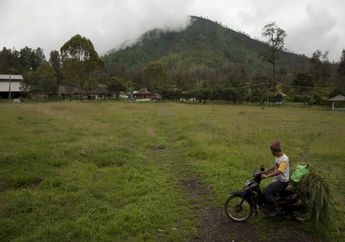 Harmoni Budaya dan Alam di Kaki Ijen