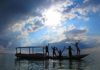Segarkan Raga di Pulau Hoga
