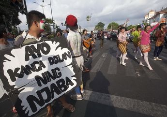 Cermin Ruang Kota yang Terbelah