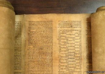 Mungkinkah Ini Kitab Taurat Tertua di Dunia?