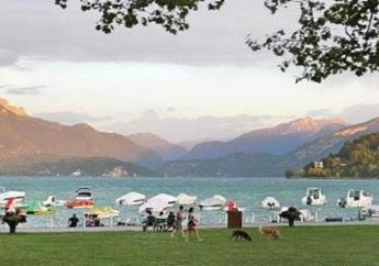 Sepenggal Senja di Annecy