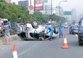 Hubungan Warna Mobil dengan Risiko Kecelakaan