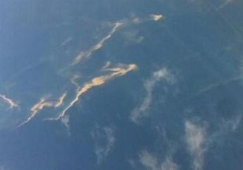 Dampak Samping jika Pesawat Malaysia Airlines Jatuh: Tumpahan Minyak di Laut