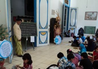 Belajar Aksara Jawa di Hari Pusaka Dunia