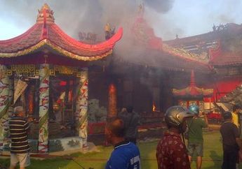 Kelenteng Tertua di Banyuwangi Terbakar