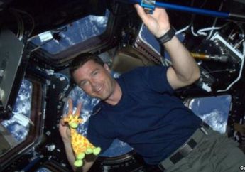 Astronaut Seru Berbagi Cerita Kehidupan Antariksa di Twitter