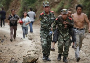 Gempa Hantam Tiongkok, Sedikitnya 367 Orang Tewas