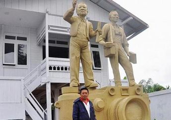 Menengok Sejarah Tugu Pers Mendur di Minahasa