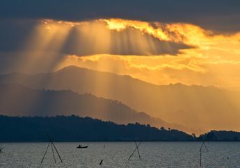 Senja di Danau Kerinci