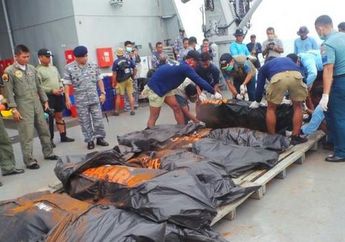 Kapal Perang Jepang Temukan Tiga Jenazah AirAsia QZ8501