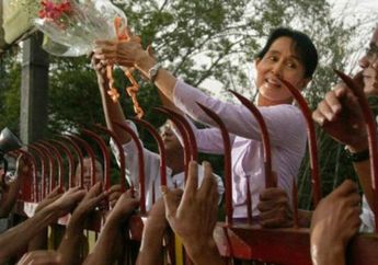 Narasi Gerbang Besi Rumah Aung San Suu Kyi