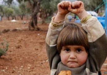 Seramnya Situasi Konflik di Suriah Tercermin pada Foto Anak Kecil Ini