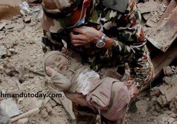 Bayi di Nepal Selamat Setelah Tertimbun 22 Jam