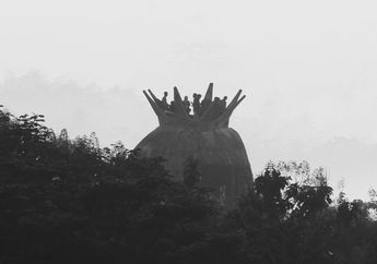 Punthuk Setumbu: Mengejar Matahari Terbit di Nirwana (3)