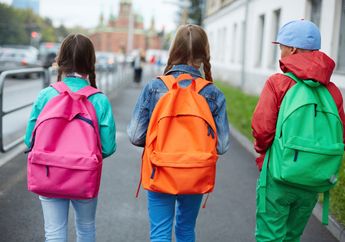 Tas Sekolah Terlalu Berat Bikin Anak Sulit Konsentrasi