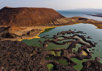 Laut Giok di Tubir Maut
