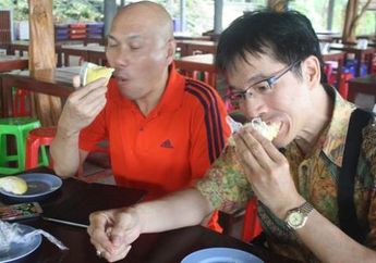 Makan Durian Monthong dan Aneka Camilan Khas Thailand Sepuasnya