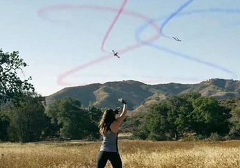 Drone Masa Depan Bisa Lukis dan Warnai Langit