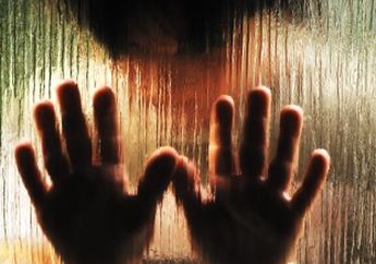 Wanita Ini Rela Berikan Keperawanan Putrinya Pada Sang Kekasih