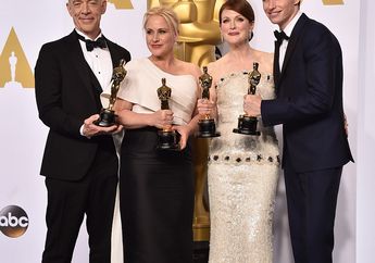 Akting Eddie Redmayne sebagai Stephen Hawking Diganjar Piala Oscar
