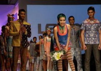 Lenny Agustin Luncurkan Buku