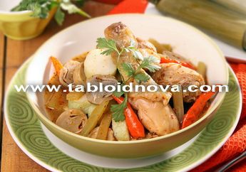 Lontong Ayam Kuah Pedas