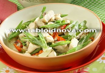 Ayam Kuah Santan Hijau