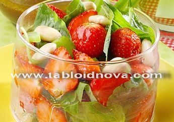 Salad Bayam, Stroberi & Almond