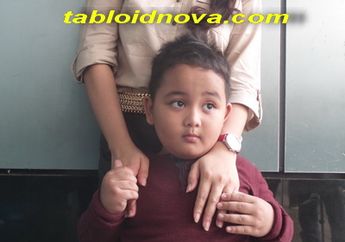 Begini Cara Vega Darwanti Menghabiskan Waktu Bersama Buah Hatinya