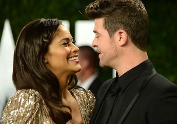 Ingin Balik dengan Sang Istri, Robin Thicke Menangis Saat Menyanyi