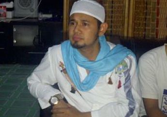 Selain Uang, Ustaz Guntur Bumi Minta Pasiennya Beli Kambing