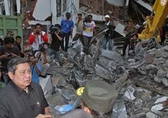 Rintihan Pilu & Menyayat Hati Dari Balik Reruntuhan Gedung