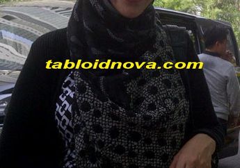 Ayu Azhari Dukung Sang Anak Tekuni Dunia Politik