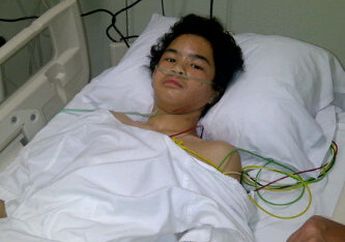 Rindu Ibundanya, Dul Terus Pegang Tangan Maia Estianty