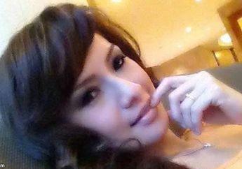Model Cantik Itu Diikuti Anak Buah Kompol A, Ini Alasannya