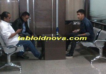Adly Fairuz Temui Raffi Ahmad di Tahanan