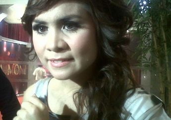Ariel Segera Bebas, Momo 'Geisha' Gemetar