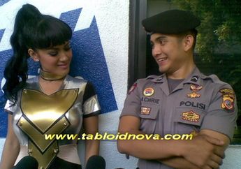 Polteng Saeful Bachrie Bikin Julia Perez Ceria